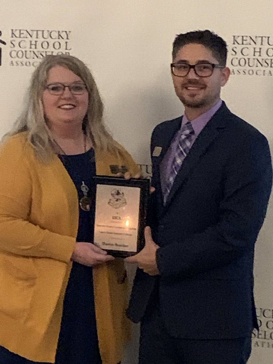 LindaTyree84's tweet photo. Congratulations to Sherlyn Bratcher for receiving the Linda Morse  Leadership Award during the annual KSCA conference. Her hard work will help benefit school counselors and their students throughout the state!  Proud of you, Sherlyn!!  @KentuckySCA @SherlynBratcher #KSCA2020 https://t.co/dfAc0yp8a5