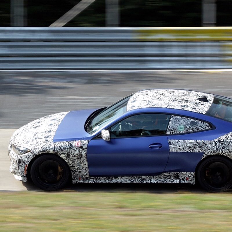 DietelStephan's tweet photo. Breit, stark, blau: Der @BMW #the4 #4er #coupe @bmw am #Nürburgring.   Sensationell. Wie eine Raubkatze die zum Sprung ansetzt. https://t.co/lRtAWJMPzN