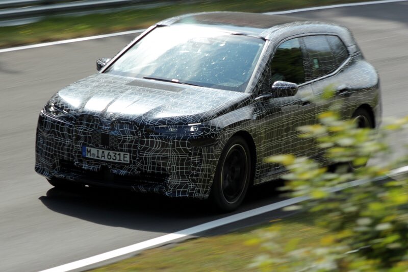 DietelStephan's tweet photo. Next Level der #Elektromobilität bei @BMW. Schon mit jeder Menge #Camouflage eine heisse Erscheinung. https://t.co/Rh8l3FX5R0