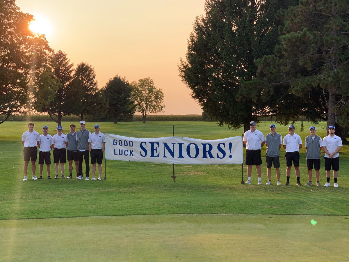 tgib3's tweet photo. Loved watching PHS Tiger football players #12 @tgibby21 #55 @GrantFoes #65 @Kcain_19 and #7 @jamie7703 golf along with all the other great seniors!  Great group of young men here!! @PHSmusic83 @PHSTigerFB https://t.co/0a5YaDk3Ok