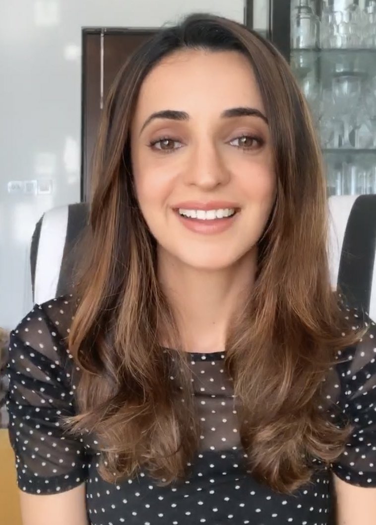 Happy birthday to this beautiful human being! She's been such a special part of my journey for the past 8 years now. It's truly been an honour to get to know her and have an opportunity to speak with her back in July. 🌺🌌 #SanayaIrani