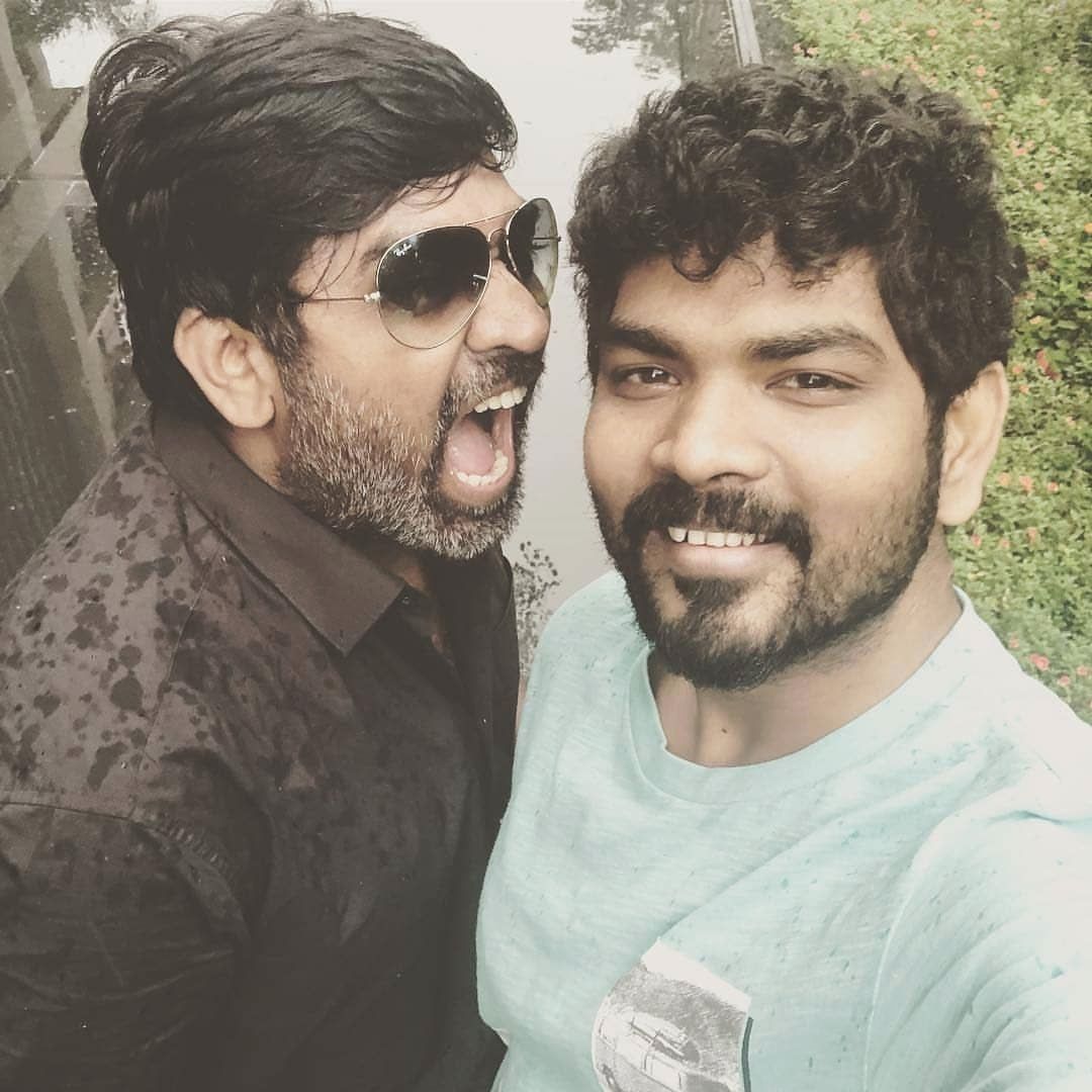 shajakhan_sadiq's tweet photo. Wishing Anbaana Director @VigneshShivN a Very Happy Birthday 😊😊 #HBDVigneshShivan #HappyBirthdayVigneshshivan 

#MakkalSelvan @VijaySethuOffl #Vijaysethupathi #VSPFC @Udumalai_vspfc https://t.co/7yEfhsvjNc