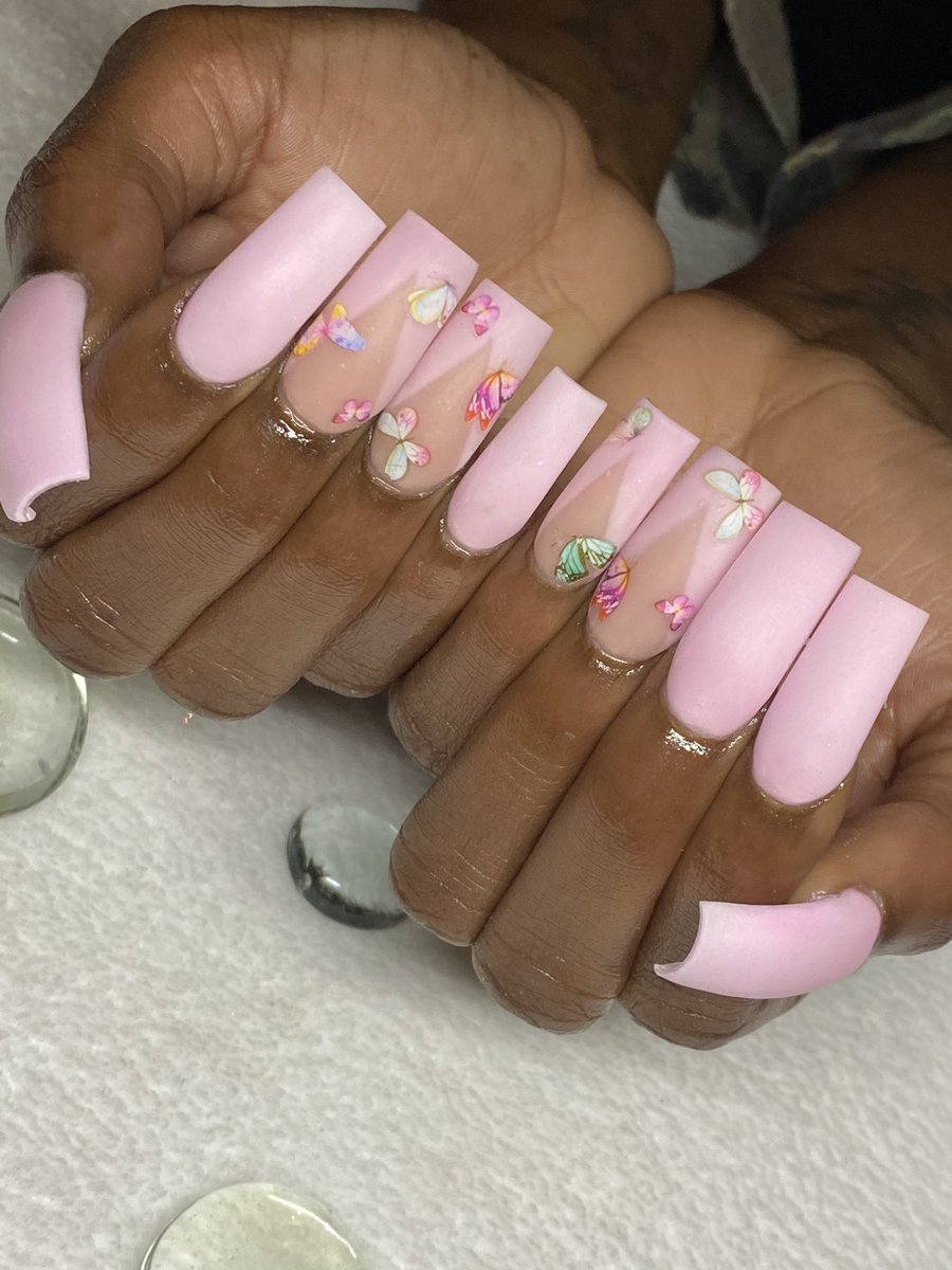 elevatednailsby's tweet image. Butterflies🥰 book instagram.com/ElevatedNailsb… #dcnails #dmvnails #vanails #DebateWapa #dcnailclass #dmvnailclass #mdnails #explore #GloboLixo #glowup