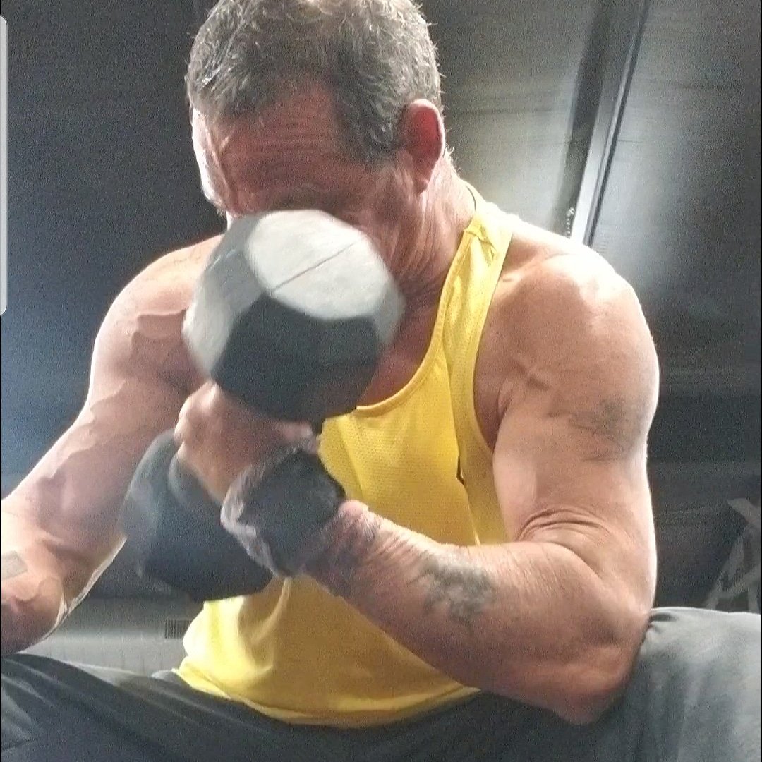 mark_n25's tweet photo. When shit gets hard, get harder and fuck shit up !!! Take no prisoners !!! #grindhardeveryday #lovethepain #rebuilding https://t.co/I6lOdrZypr