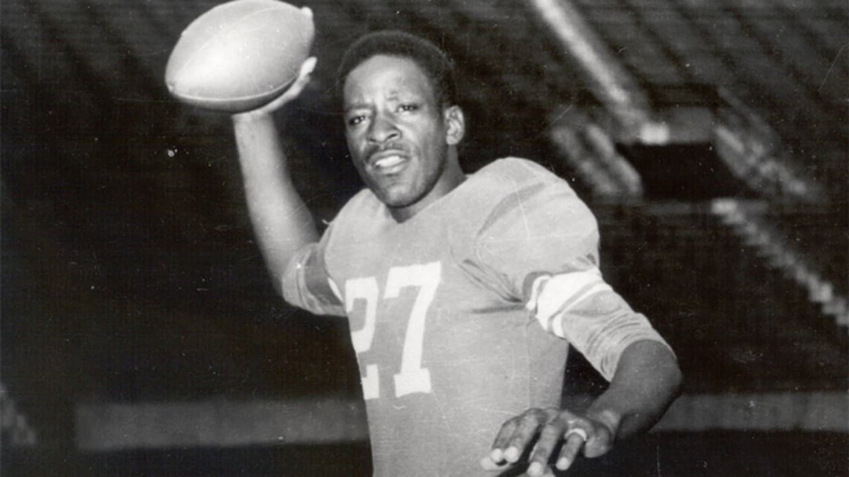 The article includes short, detailed histories about each franchise's Black quarterbacks, as well as the executives and coaches who brought the players to the team.And I look into the story of Willie Thrower, and his one game with the Bears in 1953. https://readjack.wordpress.com/2020/09/17/the-complete-history-of-black-nfl-starting-quarterbacks-ranked-by-franchise/