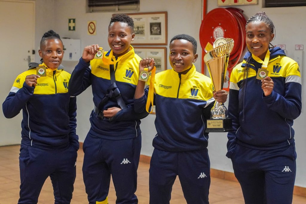 #FridayFeeling “ Surround yourself with people who have dreams, desire and ambition; they’ll help you push for and realise your own.”
#WitsSport #WitsFootball https://t.co/0F4tSF0QXX