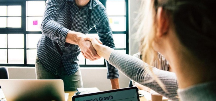 YesCommentRO's tweet image. Firmele care au angajat cei mai mulți oameni în România, în 2019 – ce companii au reușit să depășească giganții Ford, Amazon sau Vodafone
yescomment.ro/2020/09/18/fir…