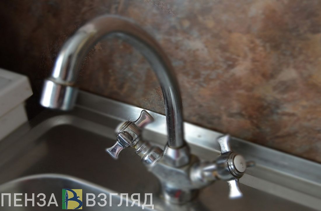 В Пензе около 80 домов остались без холодной воды 

penzavzglyad.ru/news/98404/v-p…