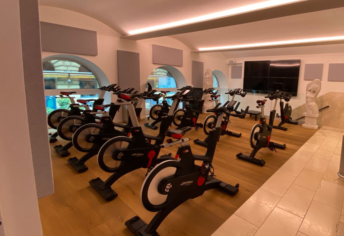 Bikevienna's tweet photo. Spinning Event
 8. und 15.10 um 19:00
PentouseSports - Johannesgasse 25, 1010 Vienna
Teilnehmer: max. 8
24.- in "Bikevienna Teamwear" ist die Teilnahme kostenlos
Anmelden office@bikevienna.at

#BIKEVIENNA
Dein #Fahrradgeschäft im #Herzen von #Wien
#1010 Wien, #Hegelgasse 19 https://t.co/vNdhfTbkLR