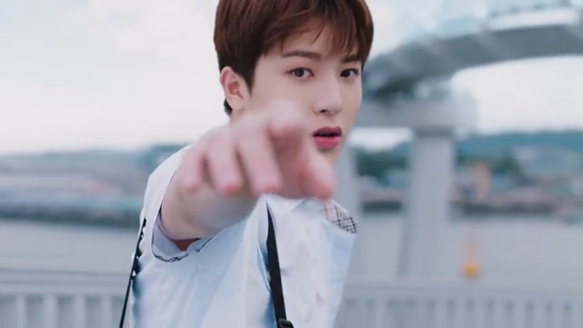 bebenijunghwan's tweet photo. OMG. SAY IT WITH ME, JUNGHWAN INTRO KING 😭😭 https://t.co/TPd6b9NsXL
