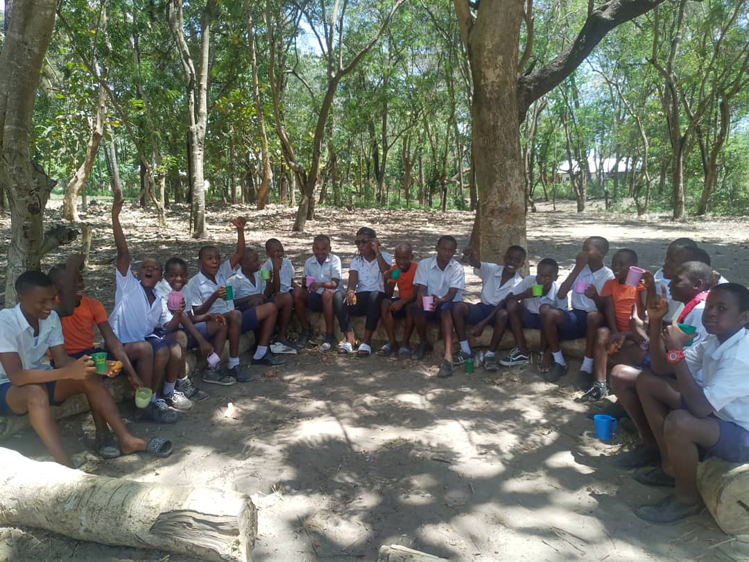 chemical_tz (@chemical_tz) on Twitter photo With the view and everything, had to take a picture with these boys calling themselves LY #Last_Year😀 (standard 7 students) #Chai_day3 with Mbaruku Primary School students 🤩 Cc <a href="/urithiwetutz/">Urithi Wetu</a> <a href="/SPInitiative/">Salama Peace Initiative</a> <a href="/MsChiku1/">Ms. Chiku</a>
<a href="/MunisiNeema/">Neema Munisi</a> With the view and everything, had to take a picture with these boys calling themselves LY #Last_Year😀 (standard 7 students) #Chai_day3 with Mbaruku Primary School students 🤩 Cc <a href="/urithiwetutz/">Urithi Wetu</a> <a href="/SPInitiative/">Salama Peace Initiative</a> <a href="/MsChiku1/">Ms. Chiku</a>
<a href="/MunisiNeema/">Neema Munisi</a>
