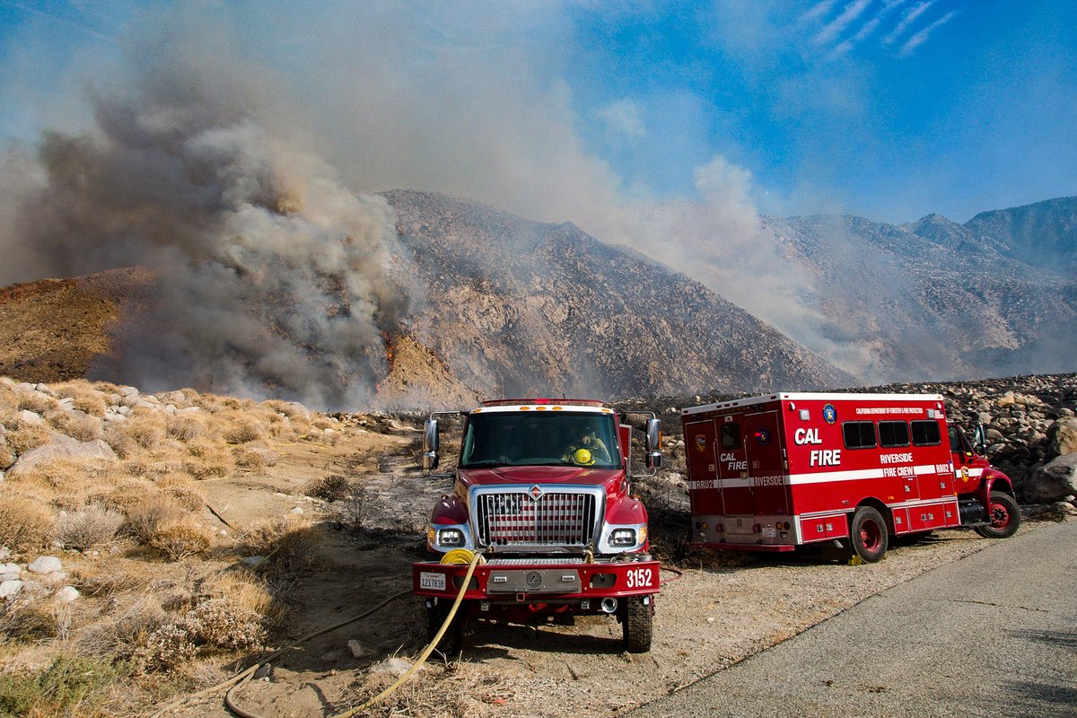 firevalleyphoto's tweet image. #SnowFire some shots from today.