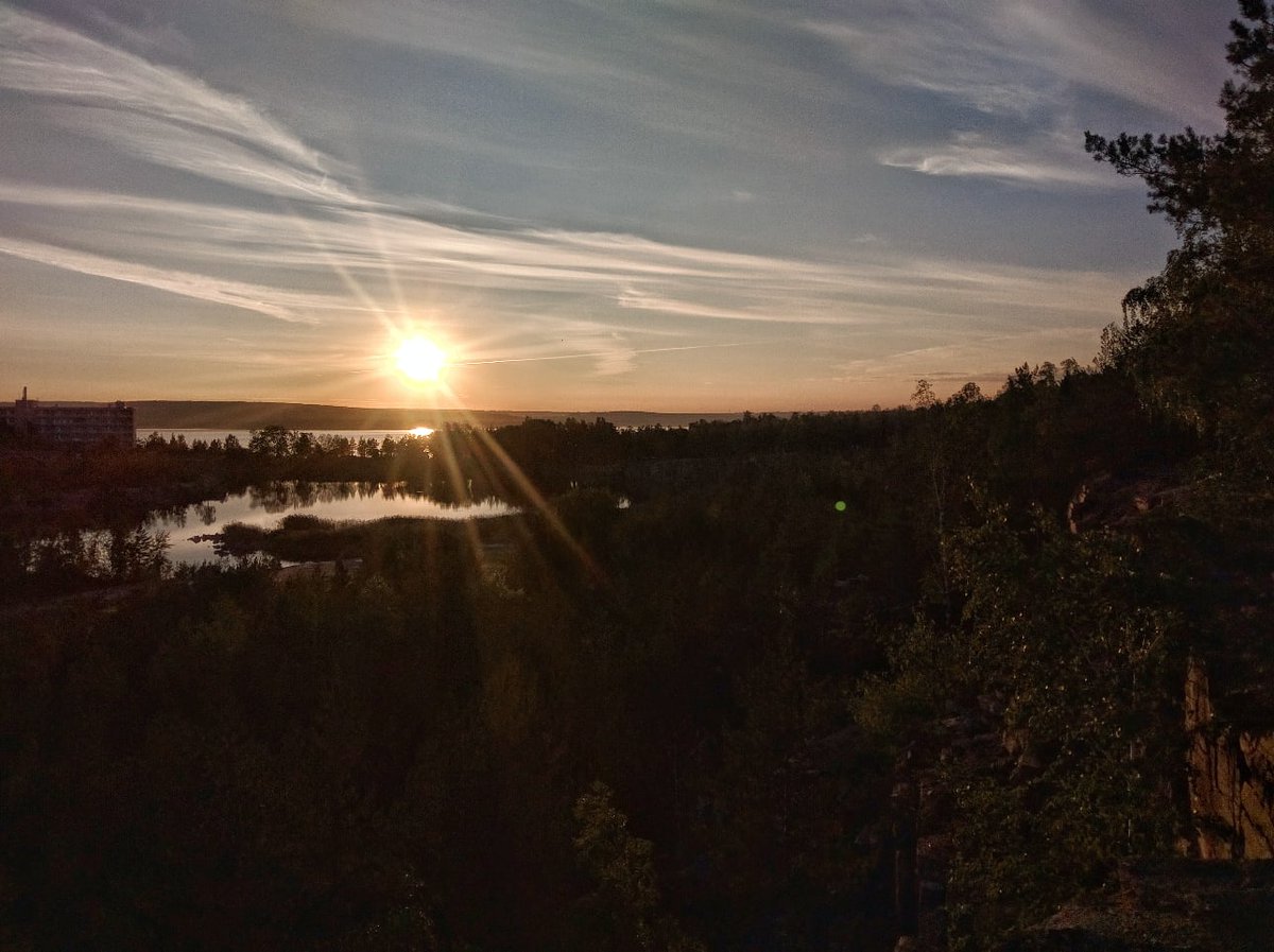 velochel's tweet photo. Илья Чильчагов: "​Изумрудный.Вечер на высоте)"
#chiligraphia #mobilography
​#мобилография #вело #Челябинск
https://t.co/Y8VuWXgVzy https://t.co/uZaqY5ohmA