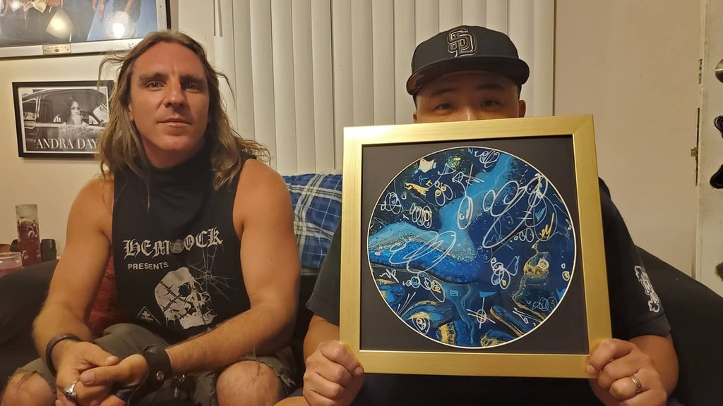 redideo's tweet photo. Thank you to @djhappee for supporting my art endeavors! 🙏 w @austinspeedinsta
.
.
.
#art #abstractart #vinylrecords #upcycledart #abstractogram #new_and_abstract #primer_contemporary #abstractsonfire #abstractpainter #abstractpaint #abstractartorg #abstractpost #intuitivepai… https://t.co/hnUnoHd07a