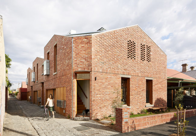 OpenHouseMelb's tweet photo. This Sunday is Sustainable House Day 🏡 @hipvhype's The Davison Collaborative are taking part! If you missed their live event during #OHMWeekend, this is your chance to virtually take a look inside and hear all about this 100% electric home. Register here: https://t.co/5saWG5zxdU https://t.co/NFsfhbCyQd