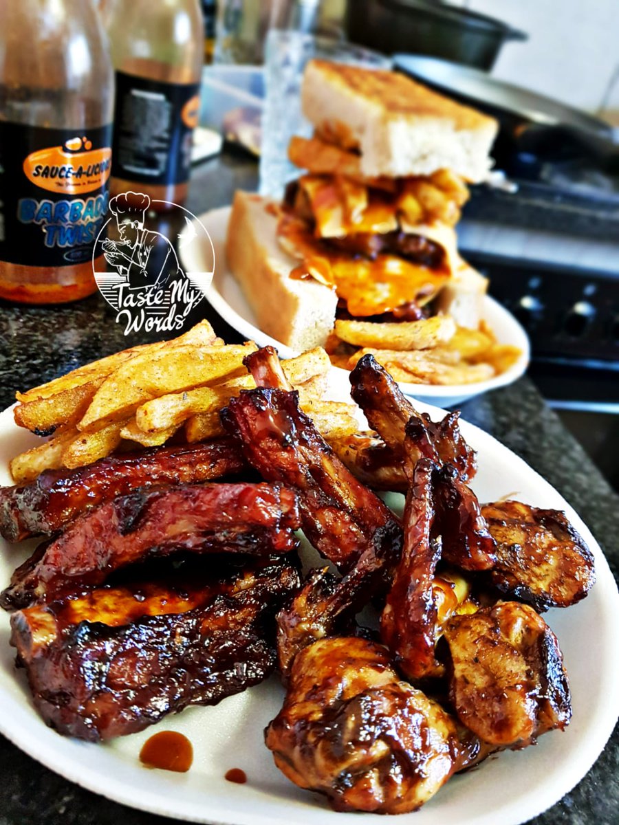 Katleho_Kekana_'s tweet photo. Junk Food Fridays #Flavour_Hour 

Pretoria East, La Montagne 

R20 Delivery within 5km radius 

R50(Hatfield,Arcadia,Sunnyside,Central)
R70(Pretoria North,West,Centurion)

Order details WhatsApp Sydney:0730348695

SMACKDOWN R65 
HANDYMAN R95 
DEATH SENTENCE R115
SMACKY COMBO R160 https://t.co/tbpeXgx9Vq