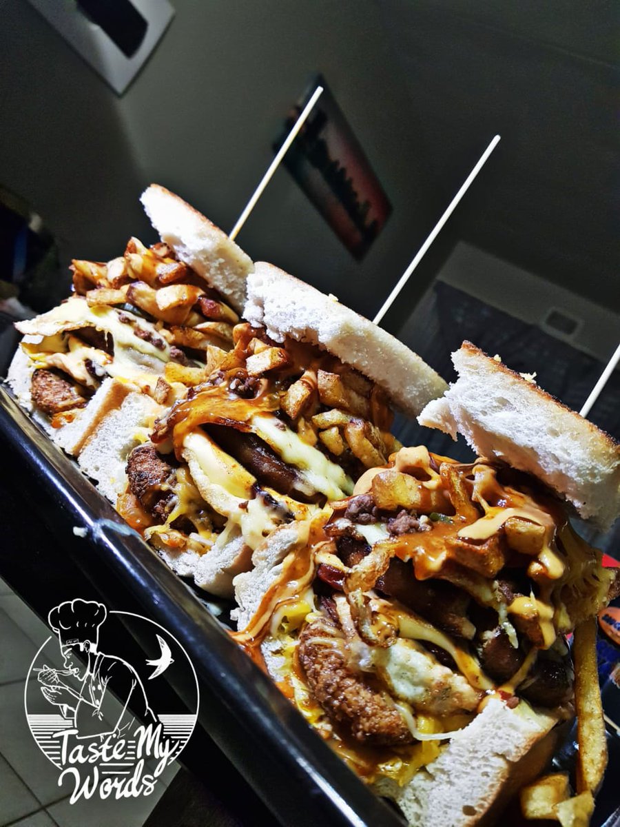 Katleho_Kekana_'s tweet photo. Junk Food Fridays #Flavour_Hour 

Pretoria East, La Montagne 

R20 Delivery within 5km radius 

R50(Hatfield,Arcadia,Sunnyside,Central)
R70(Pretoria North,West,Centurion)

Order details WhatsApp Sydney:0730348695

SMACKDOWN R65 
HANDYMAN R95 
DEATH SENTENCE R115
SMACKY COMBO R160 https://t.co/tbpeXgx9Vq