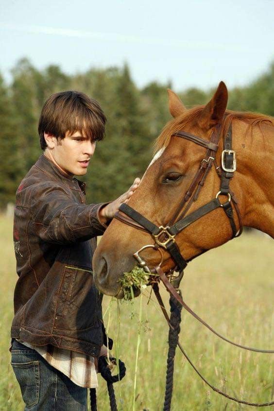 bordenvoter's tweet photo. #TyFriday❤️#Greetings 🧡
Great to watch how good our ranch hand became with horses 🐎💕
#waitingforS14💖
#BeSafeOutThere 😷 https://t.co/JGcIC6icQ4