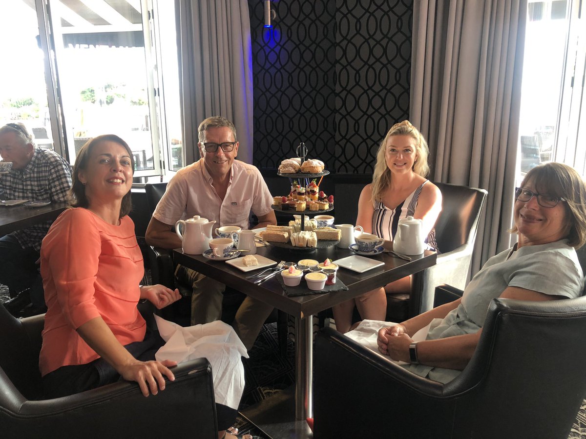 keithmitch12's tweet photo. Lovely afternoon tea and great to catch up with the βold officeβ crew #teamRBCH https://t.co/aY1qVvladu
