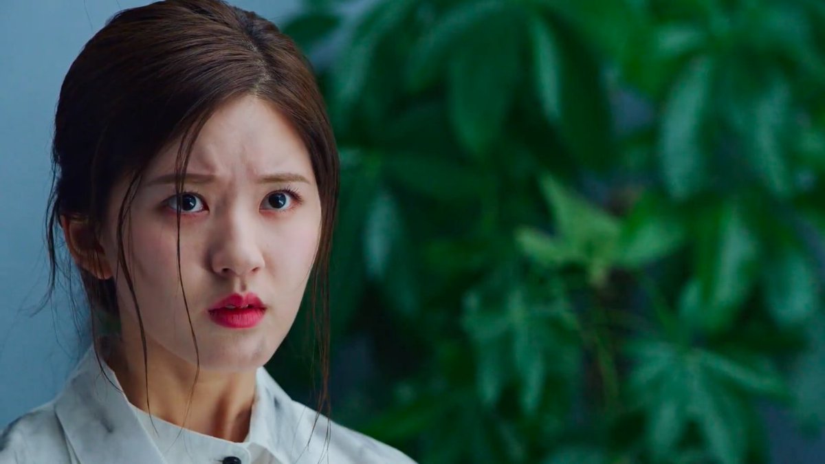 DramaFeverG1's tweet photo. Okay, I spoke too soon! Just because the new buyer was in the hotel?!?
#DatingInTheKitchen #ZhaoLusi #ShenLin #DramaPilotSeries https://t.co/NlSrGWNXRF