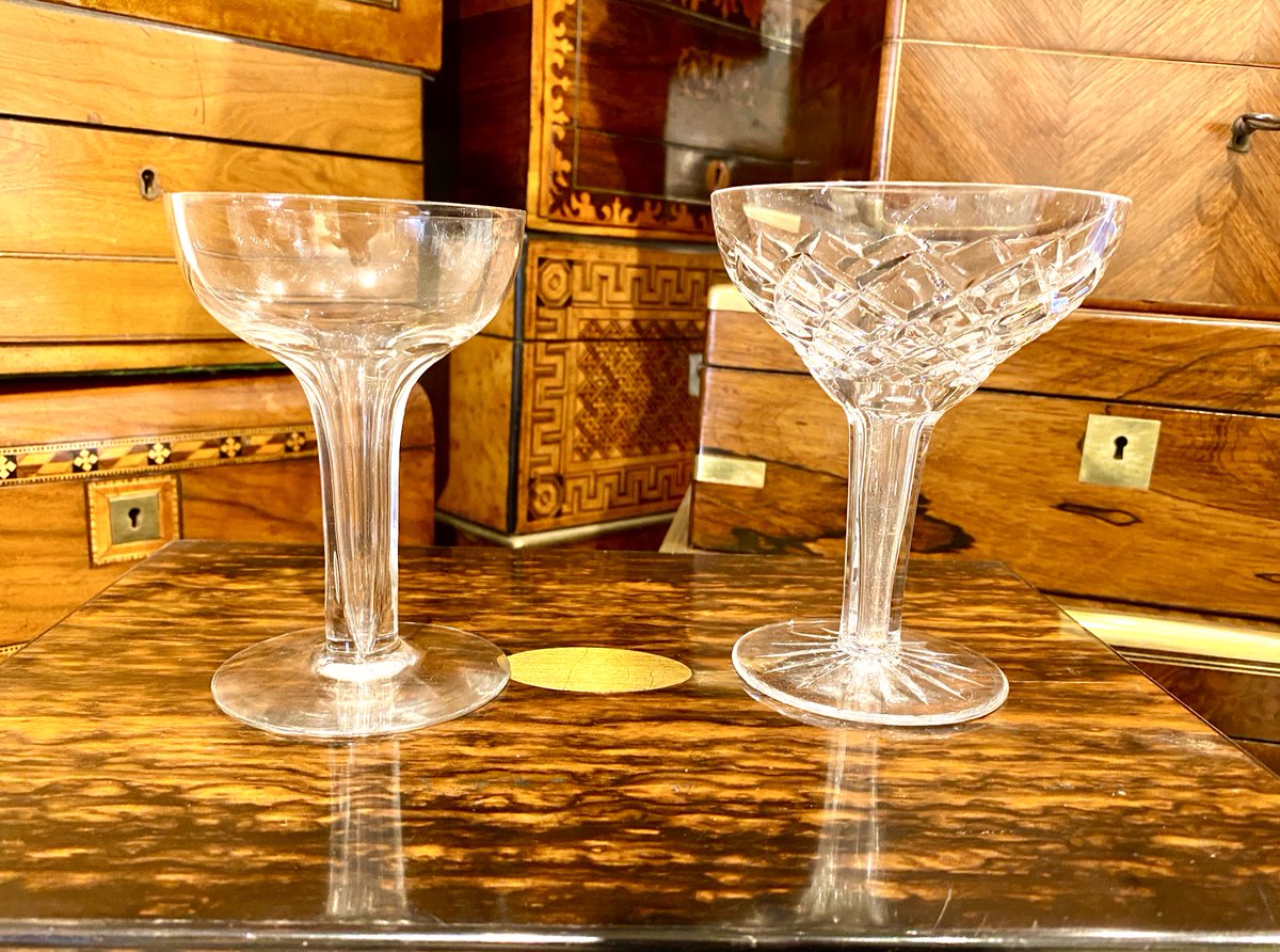 2 hollow stem champagne glasses. The champagne fills all the way to the bottom of the glass #hollowchampagneglasses #champagne #vintagechampagneglasses #antiquechampagneglasses #virtualportobello #barhamantiques #barham_antiques