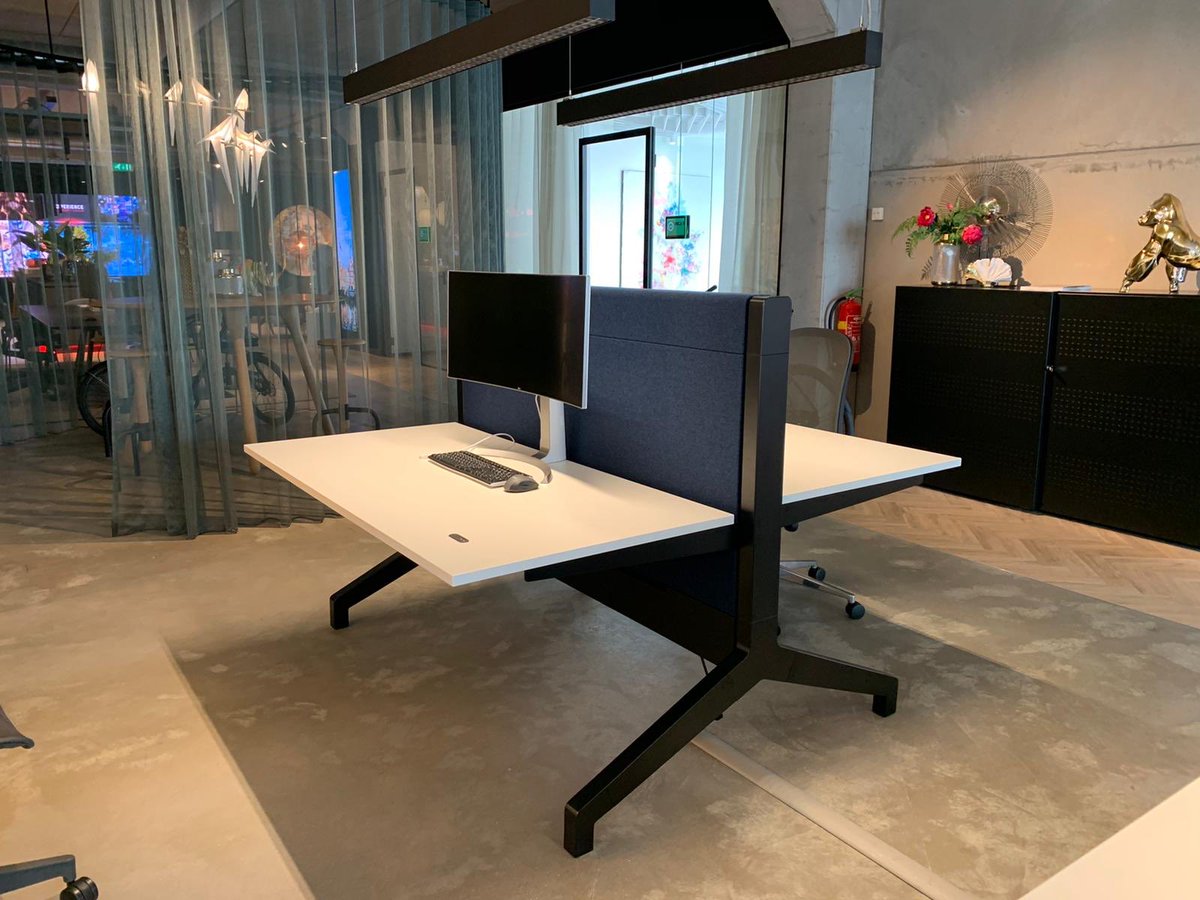 drenteaoffice's tweet photo. We kunnen eindelijk weer wat laten zien! Primeur met #drentea Ypsilon op #glueamsterdam #vepadrentea #brothersandsons https://t.co/6o9Jel4BID