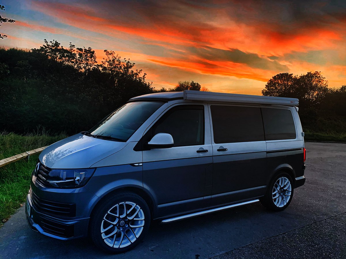 NinaStobart's tweet photo. After a stressy day at work took a trip to Cleethorprs for a cuppa with my men @john_stobart & Stan the Van, complimented by a fabulous sunset and hey presto... all is right with the world!
#MentalHealthMatters #DiscoverNEL #Cleethorpes #sunset https://t.co/2L8gwtykSf