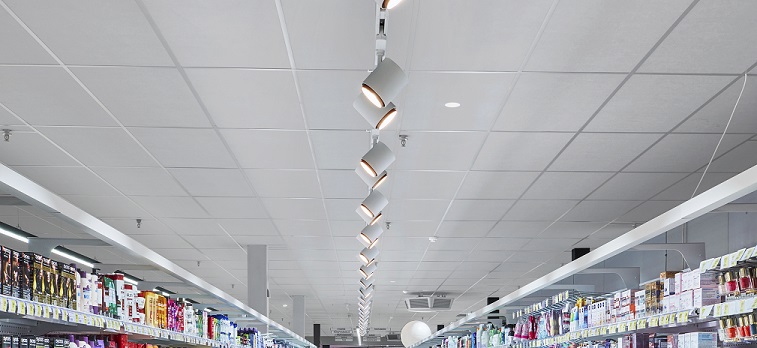 maashagoort's tweet photo. Recentelijk introduceerde Illuxtron International een nieuwe trackspot variant, een CRI97 ODION met 3000 Lm. Dankzij een hoge saturatie van kleuren in combinatie met een ongeëvenaarde hoge Lm/W verhouding, is deze trackspot perfect voor iedere ruimte! https://t.co/Jp9FXvvQxi