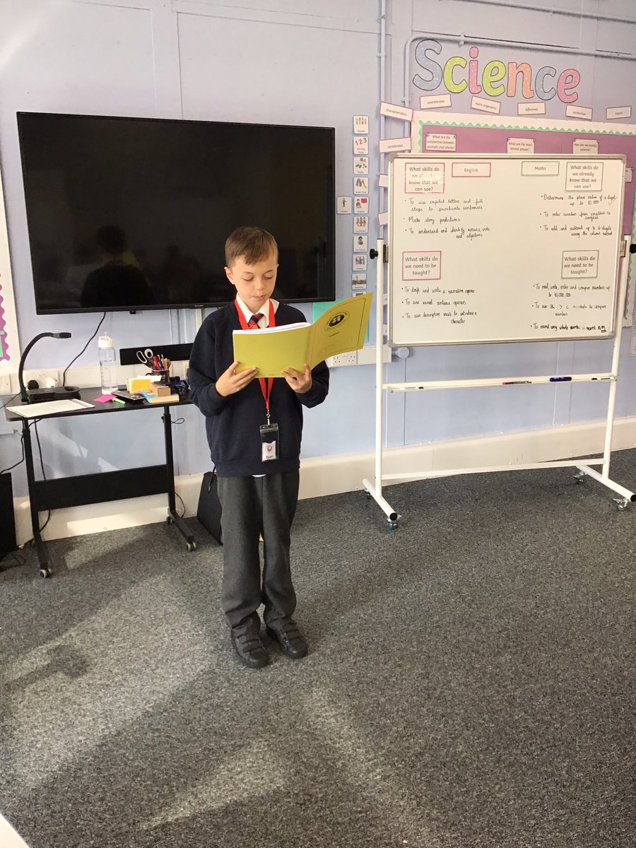 BartonCloughSSC's tweet image. Oh we do love it when we have the confidence to read our work aloud. 

#developingconfidence