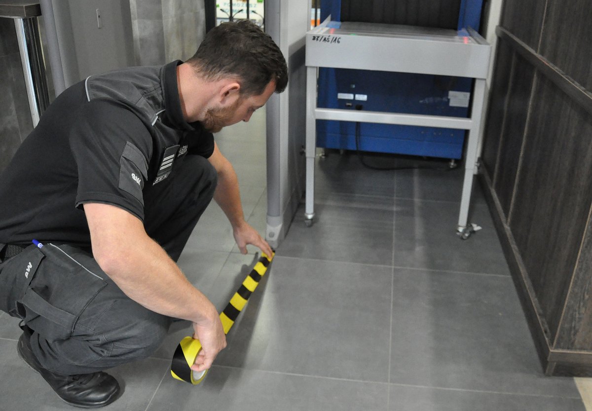 W sobotę 19 września, swoje święto obchodzą pracownicy BHP. To właśnie oni czuwają nad bezpieczeństwem w każdym zakładzie pracy, dlatego nie może ich zabraknąć także w jedn. penitencjarnych. Wszystkim naszym koleżankom i kolegom ze służby BHP życzymy jak najmniej interwencji😀