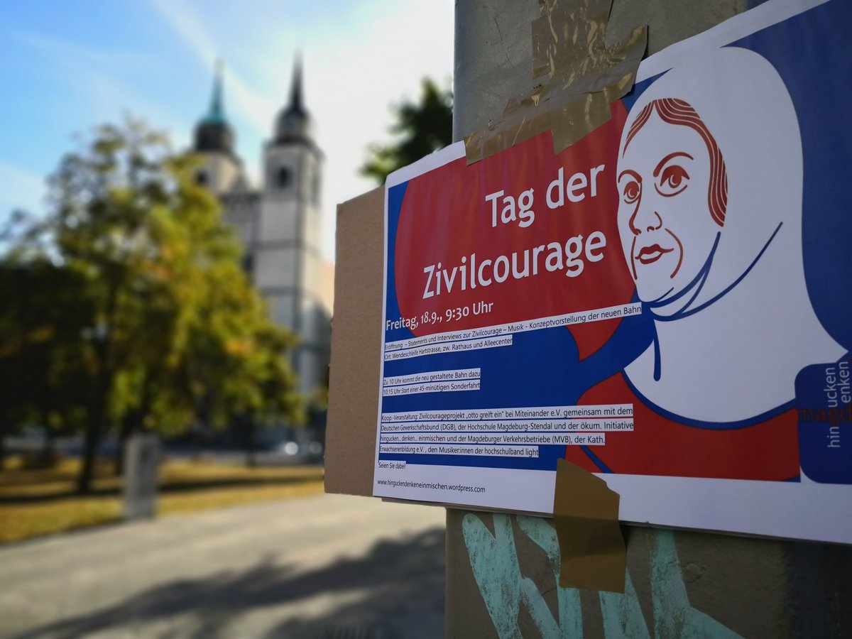hde_MD's tweet photo. Die Vorbereitungen laufen, um 09:30Uhr geht es los! Wir warten gespannt auf die Straßenbahn der @mvbnet. #TagderZivilcourage #TdZ2020 https://t.co/C1eK5qgosp