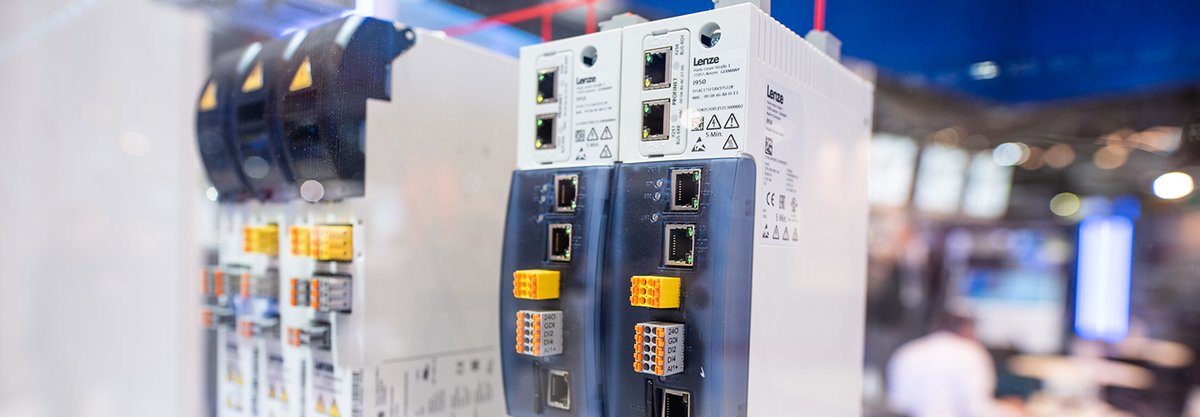Lenze_Gruppe's tweet photo. Motion Control - With intelligence to more efficiency❗
Lenzes‘ smart servo axis brings #MotionControl to a new level.  

➡️ Up to 20 percent higher cycle times 
➡️ Modern functions for IIoT
➡️ Reduced complexity

#Automation #Engineering #i950

👉 https://t.co/itVzranzko https://t.co/pIDRROEx6e