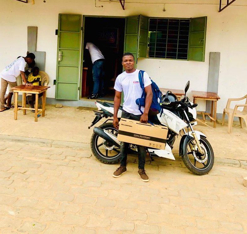 Glinkinfo's tweet photo. Le Togo malgré sa petite forme est grand. Dans le soucis d'offrir nos services à toutes la population, nous nous dirigeons vers #Kara. C'est dans ce cadre que notre agent @gabinkpatcha se rend à #Kara aujourd'hui. Souhaitons lui bonne chance.
#COMFAST #TgTwittos #GlinkInfo https://t.co/mJuPCh3QXw