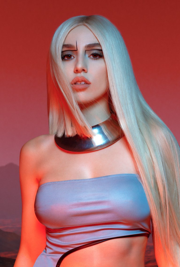 Эйва Макс Heaven Hell