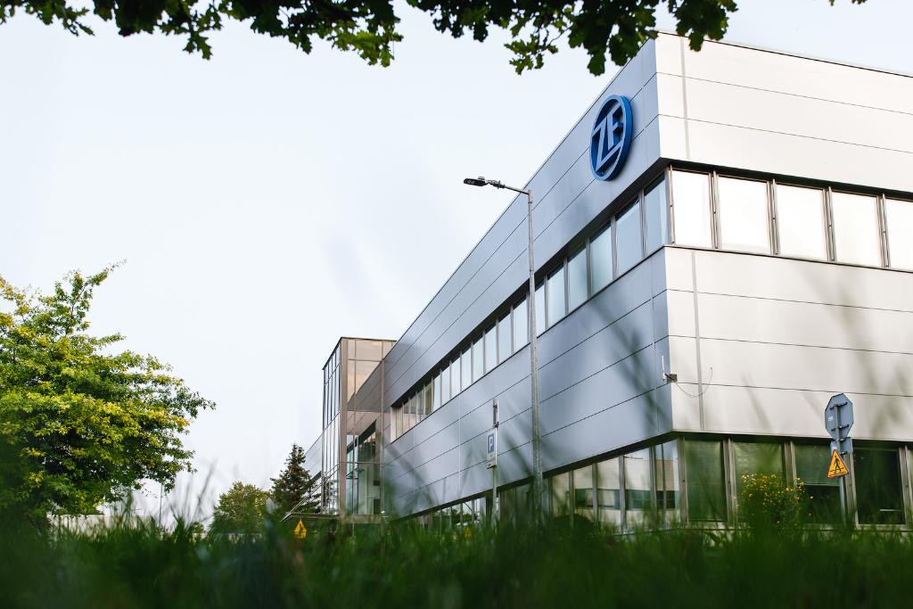 WABCO's tweet photo. #proudtobeZF π Recently, we replaced our building logos in the Wroclaw location of our Commercial Vehicle Control Systems division. #Wroclaw is home to two #manufacturing sites and a global hub for Integrated Supply Chain supporting functions and #engineering. #ZFfamily #OnBoard https://t.co/nqPRAffykL