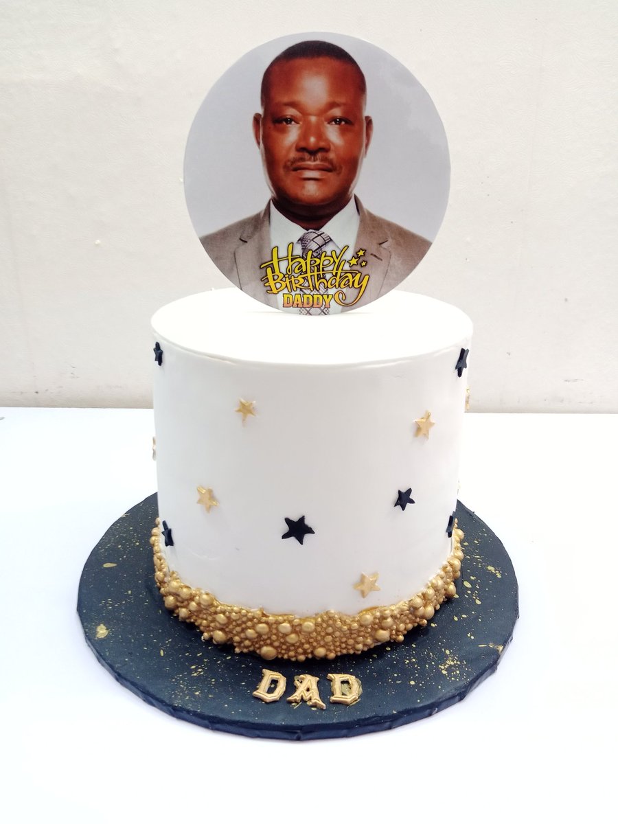 SirKayKitchen's tweet photo. For Daddy dearest ππ simple designs are always hit...has been done in creamy vanilla and π strawberry, everything about this cake is a happy bite π
#cakesbysirkay #kdcakes #kadunacakes #kadunabaker #kdbakers #cakes #cakesinkaduna https://t.co/FW7QfyPo7c