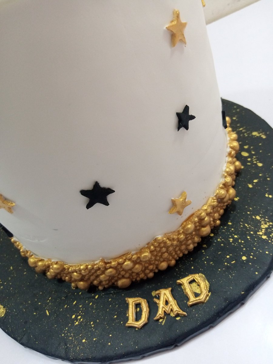 SirKayKitchen's tweet photo. For Daddy dearest ππ simple designs are always hit...has been done in creamy vanilla and π strawberry, everything about this cake is a happy bite π
#cakesbysirkay #kdcakes #kadunacakes #kadunabaker #kdbakers #cakes #cakesinkaduna https://t.co/FW7QfyPo7c