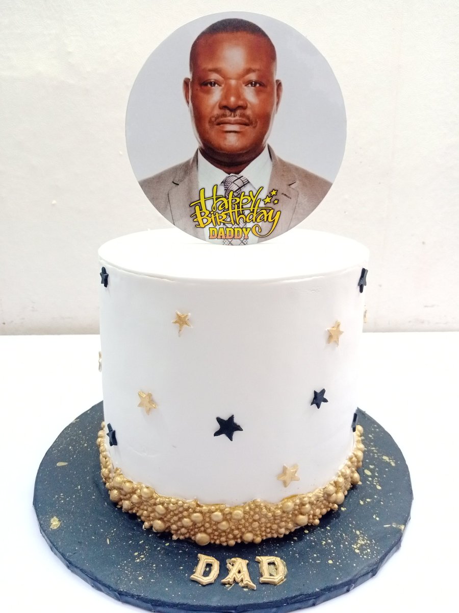 SirKayKitchen's tweet photo. For Daddy dearest ππ simple designs are always hit...has been done in creamy vanilla and π strawberry, everything about this cake is a happy bite π
#cakesbysirkay #kdcakes #kadunacakes #kadunabaker #kdbakers #cakes #cakesinkaduna https://t.co/FW7QfyPo7c