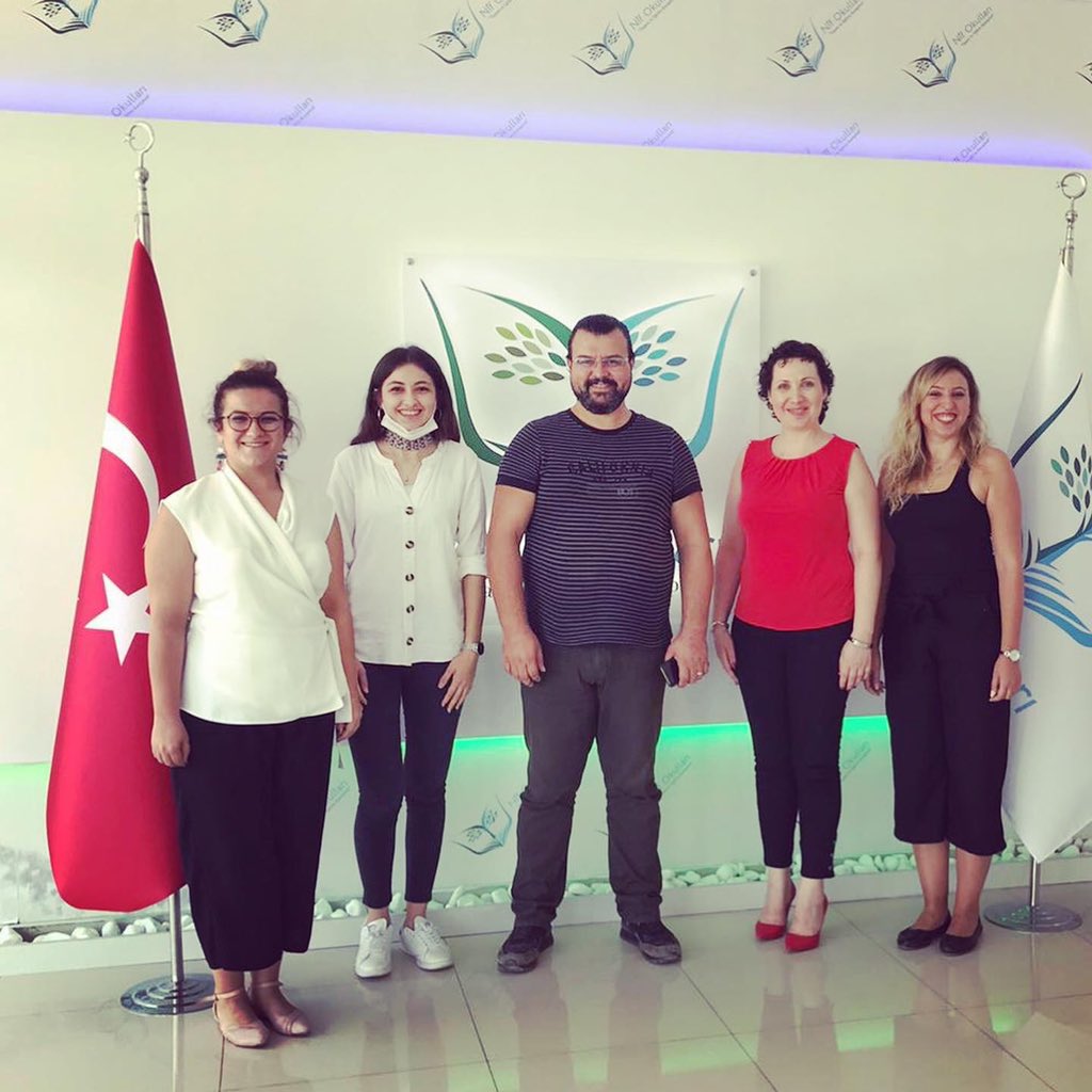 Nif Okulları Eğitimde İnovasyon için #EducatHUB’ı tercih etti. <a href="/TepedelenSebnem/">Sebnem Tepedelen</a> ve öğretmenle yaptığımız görüşmede bir çok proje konuştuk. Güzel bir işbirliğine daha imza attık  <a href="/kodlamaker/">KodlaMaker</a>  #VEXRobotics #egtkonus