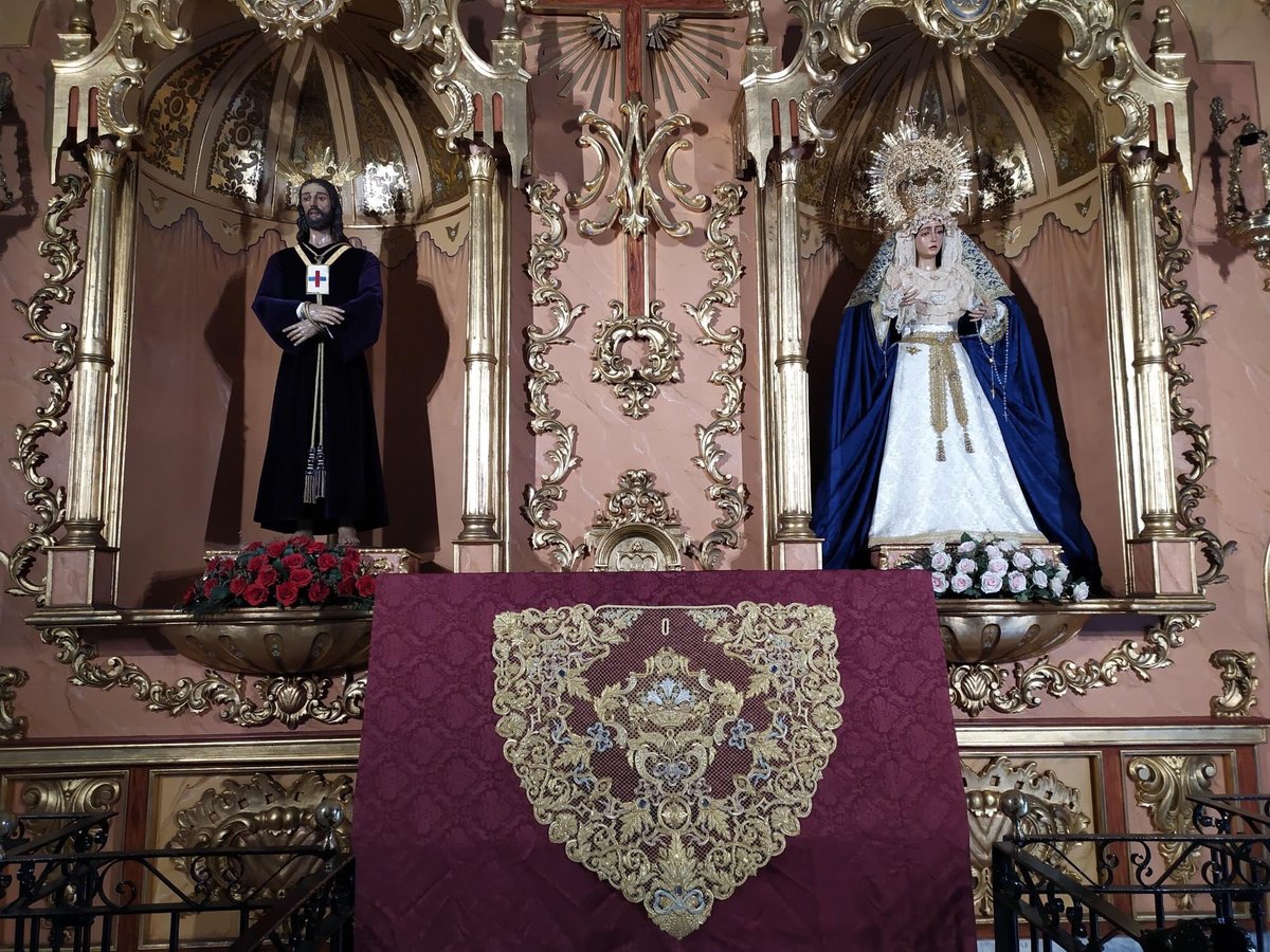 🔔 #Noticias | EXPOSICIÓN DE LA NUEVA TOCA DE SOBREMANTO DE LA VIRGEN DE LA MISERICORDIA 

El horario de apertura es el viernes de 11:00 a 13:00 h, limitándose el aforo máximo a 5 personas.

La nueva toca es realizada en el taller de Manuel Solano según diseño de Juan Robles.