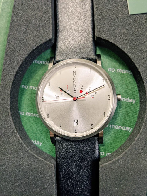 nomonday様()より素敵な時計をいただきました!シンプルで好きす。d('∀'*)クーポンコード【nulllic】使用で10%OFFになります!???? #ノーマンデー #腕時計 #時計 #手元倶楽部 