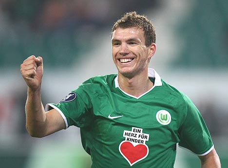 EDIN DZEKOClub: WolfsburgSeason: 2008/2009Matches: 42Goals: 36Assists: 12Brazilian Grafite and Bosnian Dzeko seemed perhaps an unlikely couple, but together they scored over 50 goals this season in the Bundesliga. Wolfsburg, obviously, won the league.