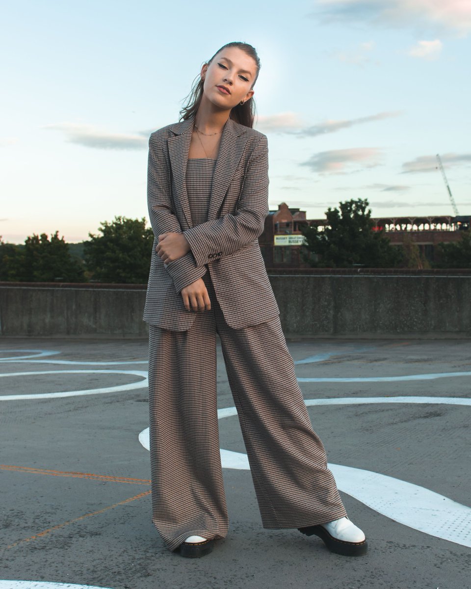 livydukesphoto's tweet image. A huge congrats to @zoejordanhann on her single release for 'Good Guy' today! Here's a couple more pics from our adventures round London to celebrate 💅✨
#zoejordan #goodguy #singlelaunch #releaseday #promo #photography