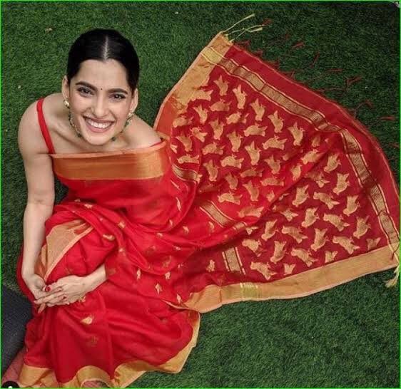 Deerane's tweet photo. Wishing you a beautiful day with good health and happiness forever. Happy birthday @bapat_priya 😇 

#HappyBirthday #PriyaBapat https://t.co/n9rjjsshxh