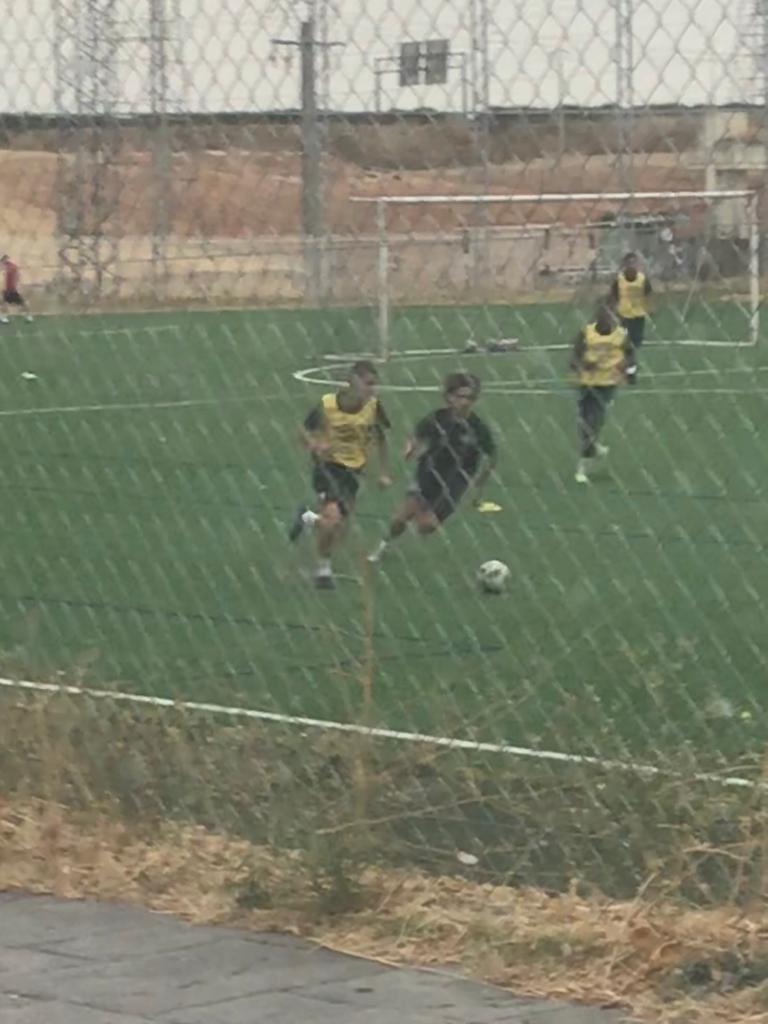 Totalfield1's tweet photo. Seguimos de pretemporada, el sábado nuestro juvenil de 2o año @aizcor10 jugará en el estadio helmantico contra el primer equipo, grandísima pretemporada de nuestro jugador que continúa preparandose y disfrutando de esta  experiencia !! https://t.co/7Sl64XFM52