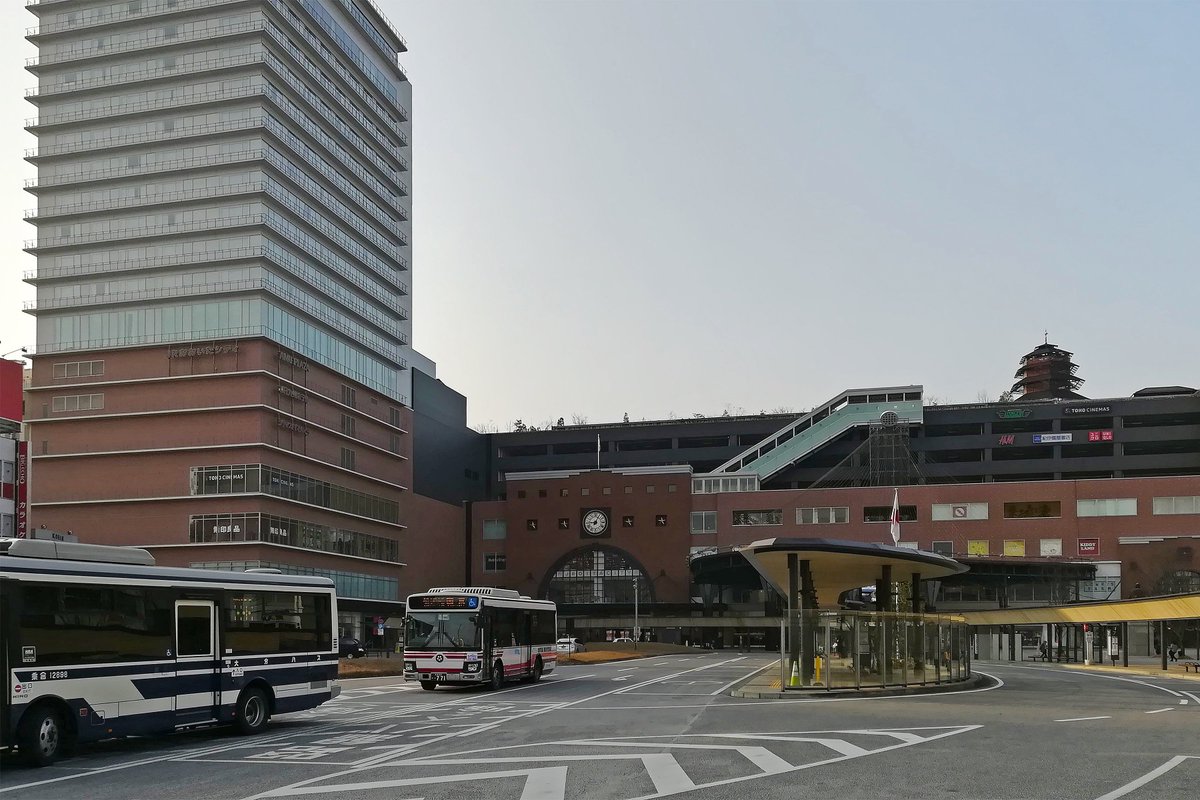 タケ All A Jrおおいたシティ Jr大分駅ビル 大分市 は 高架化に伴う大分駅の建て替えとして15 H27年に竣工した 設計は日本設計で 水戸岡鋭治氏率いるドーンデザイン研究所がデザイン監修で参加している タケ All A Jrおおいたシティ Jr大分駅ビル 大分市 は 高架化に伴う大分駅の建て替えとして15 H27年に竣工した 設計は日本設計で 水戸岡鋭治氏率いるドーンデザイン研究所がデザイン監修で参加している