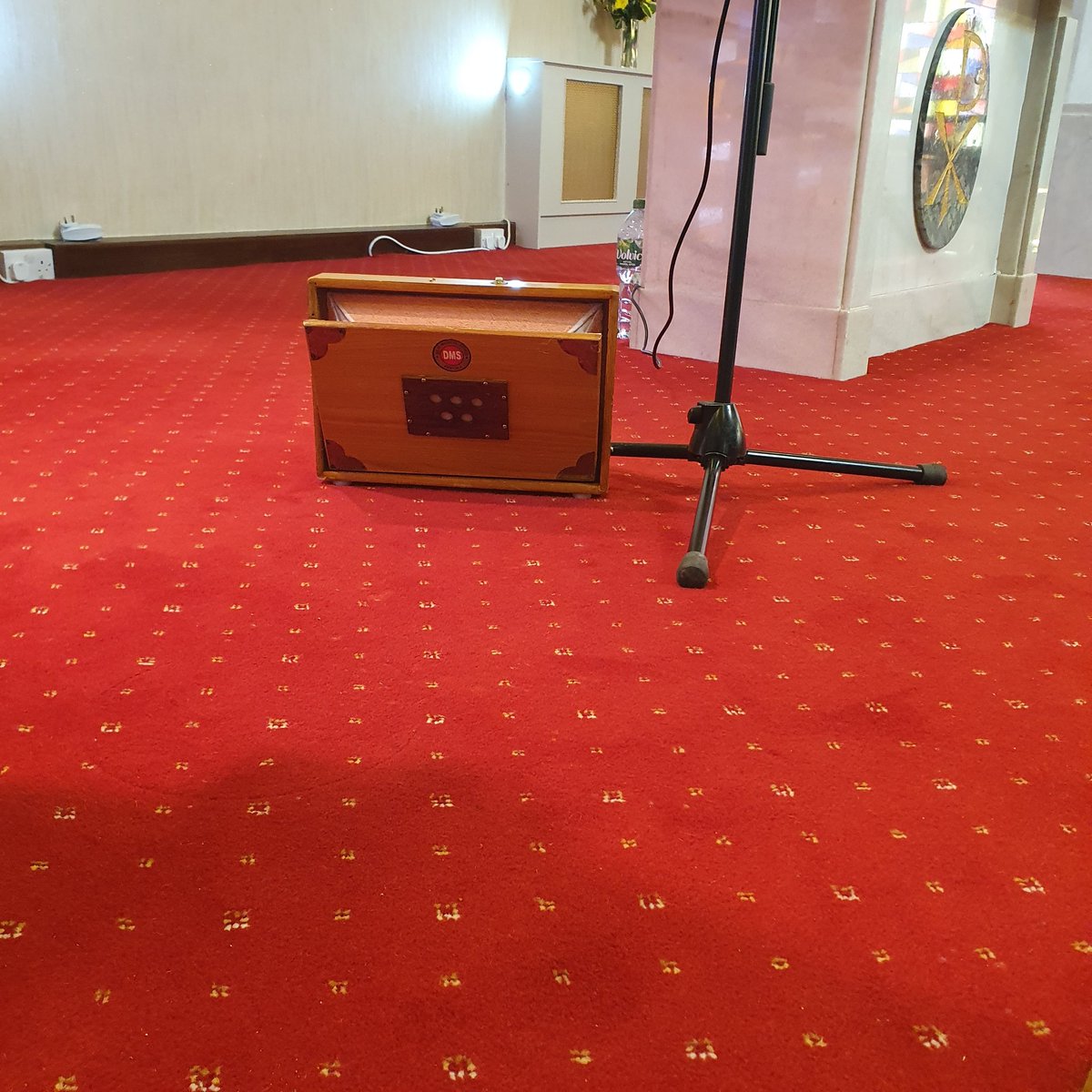 SaoltaArts's tweet image. Testing ....testing last check for broadcast of Viriditas by Ceara Conway for @CultureNight to patients in PUH Ballinasloe #Galway2020 #Gaillimh2020 #LetTheMagicIn #TheDeepestShadeofGreen #ArtsandHealth