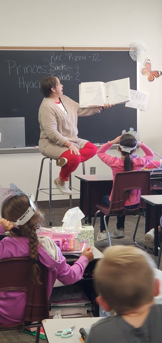 NeedlerBetsy's tweet photo. We love hosting Mrs. Westfall every Friday with a read aloud she chooses just for us❤ #expecttheunexpected https://t.co/V78X2QtEg0