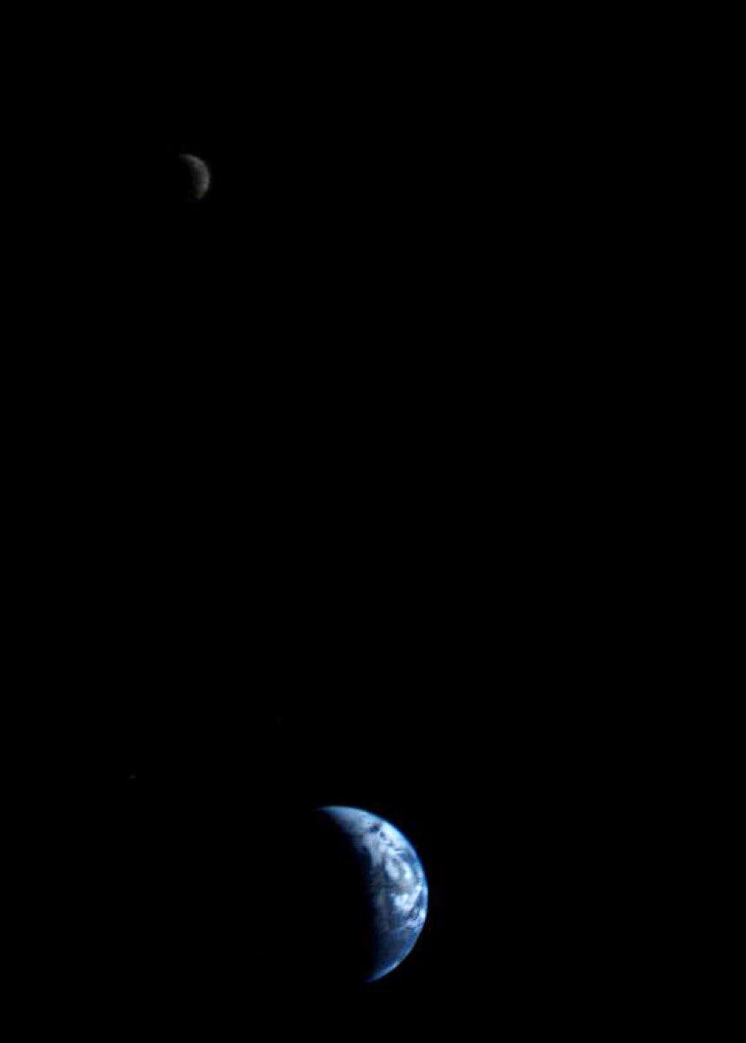 mcnees's tweet photo. The Voyager 1 spacecraft, 7.25 million miles away and speeding towards Jupiter, looked homeward #OTD in 1977 and captured the first picture of the entire Earth and Moon together in the same frame.
Image: NASA / JPL https://t.co/E8MJkamPUd