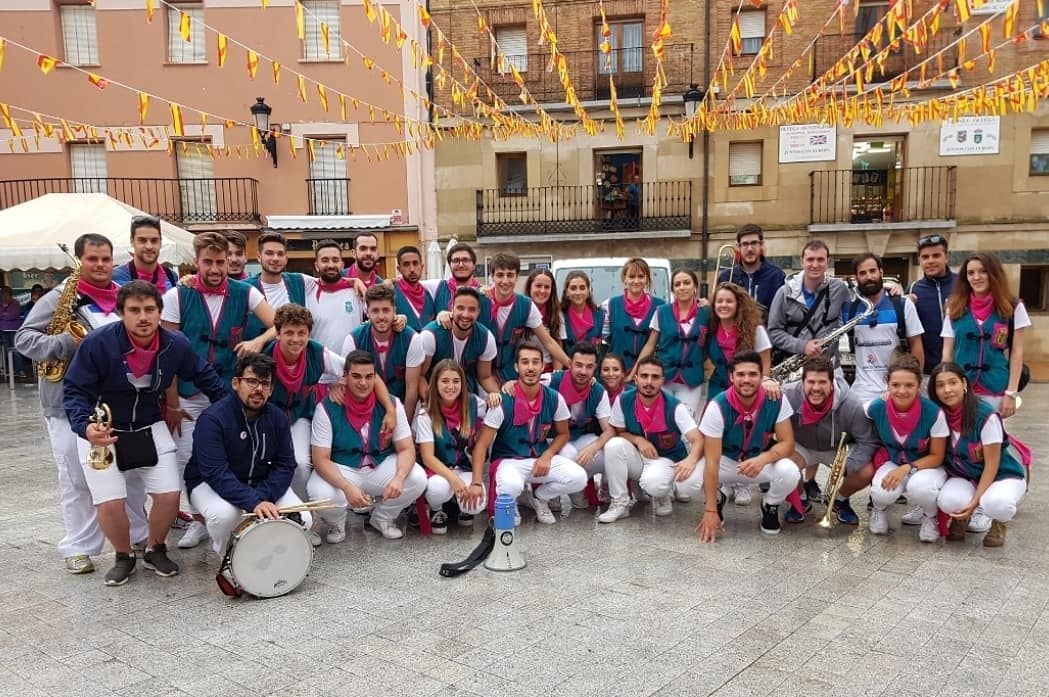 Toscaina's tweet photo. 😍¡Qué bien que estoy en pueblo, me río yo del mal tiempo!🤩
18 de Septiembre, no se preocupen porque volveremos 📯📣🎷🎉🐂🎺🍾🤗

#Ólvega #FiestasDelCristo https://t.co/hfgEkqULoP